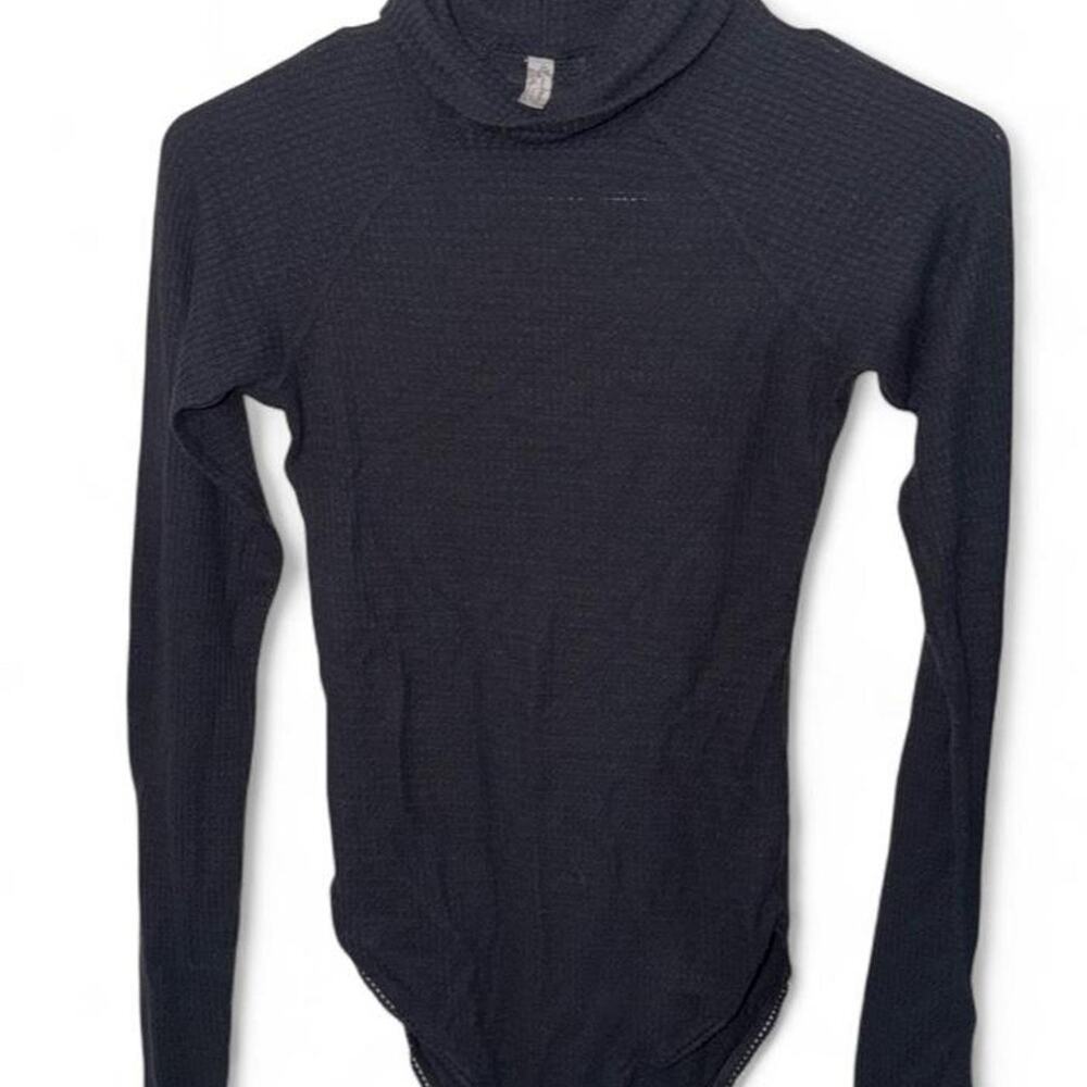 Free people intimately like new